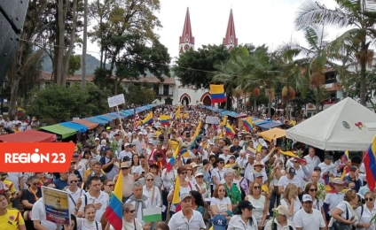 Más de 6.000 personas marcharon en La Ceja contra Petro, confirman organizadores